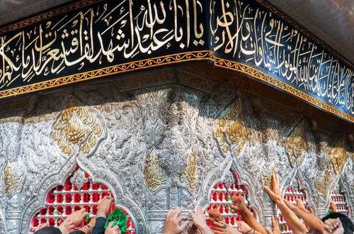 دانلود مداحی نمی‌خوام به نوکری فقط عادت بکنم - حاج مهدی رسولی - محرم 1396